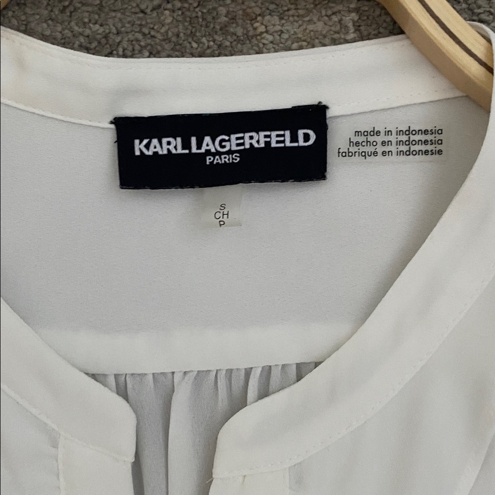 NWT Karl Lagerfeld Creamy Long Sleeve Ruffled V-Neck Button-up Blouse Size S - Picture 2 of 6
